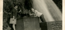 Mari Nieves y Feli en Covadonga, década de 1960